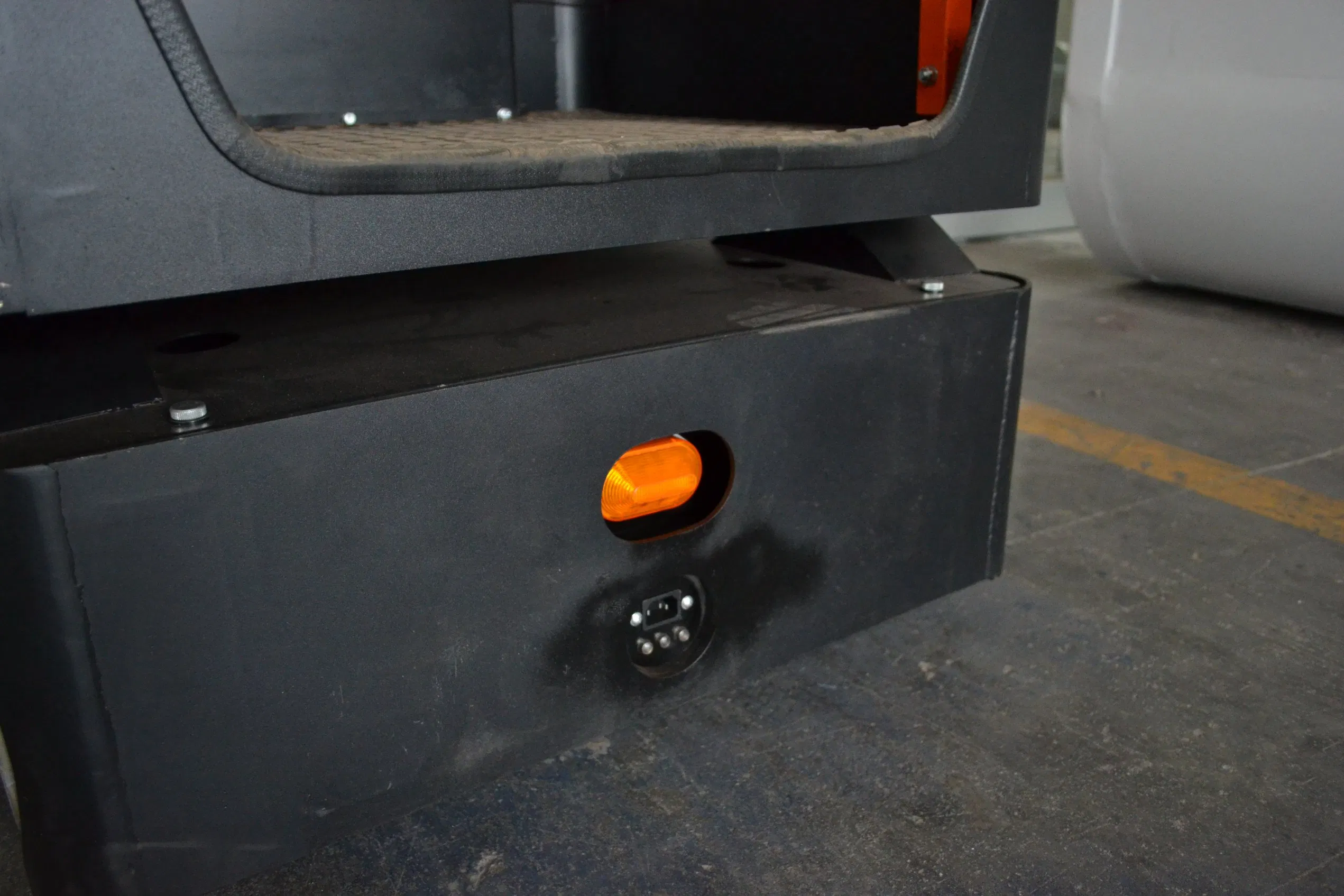 Easy Operate Electric Order Picker One Man Lift for Cargo Picking in Warehouse