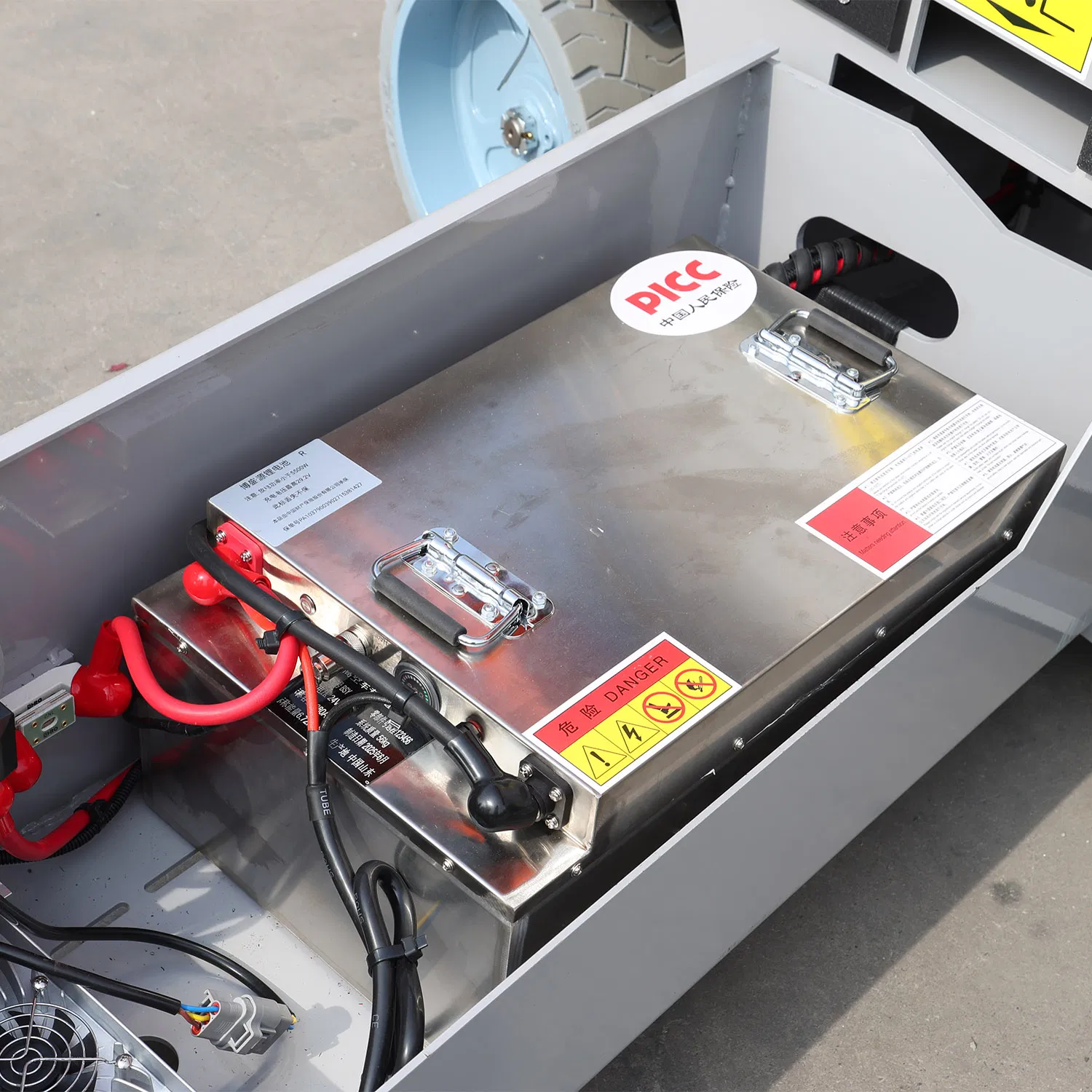 Rental of Hydraulic Self-Propelled Scissor Lift Safe Aerial Working Platform Ensure Personnel Safety and Improve Work Efficiency 4m8m10m12m14m