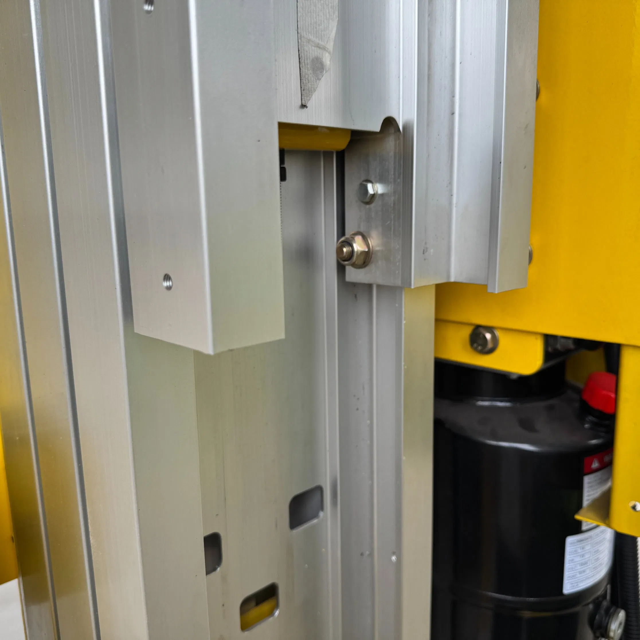 Vertical Aluminum Personnel Lift for Safe Work at Height