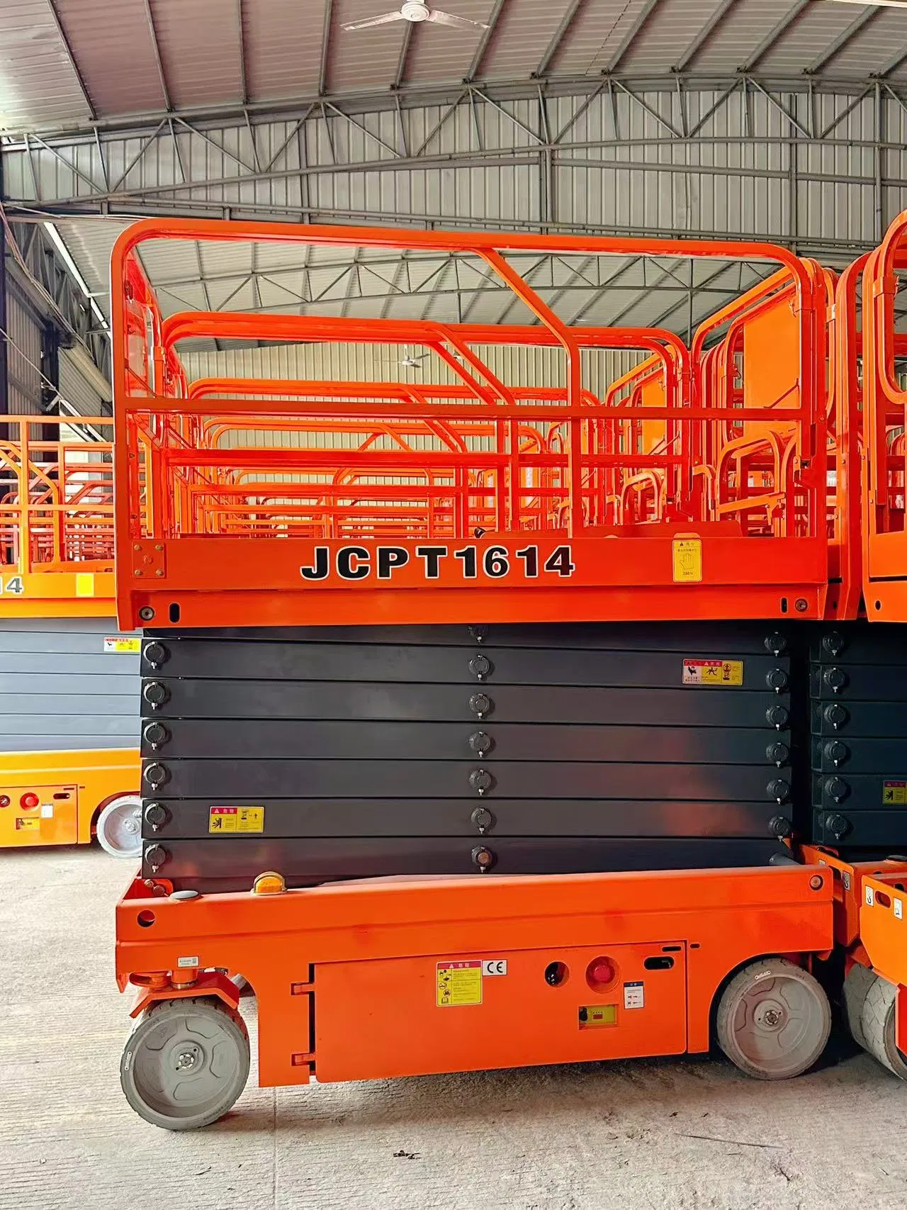 Electric Scissor Lift Vehicle for Efficient Material Handling