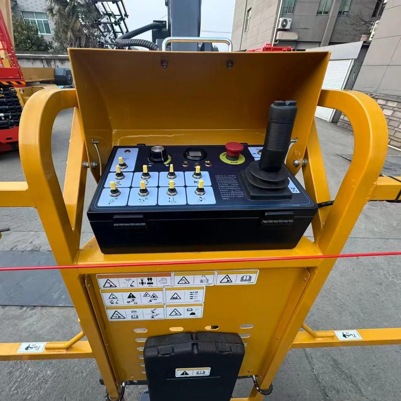 High-Performance 16m Articulated Boom Lift with DC Drive