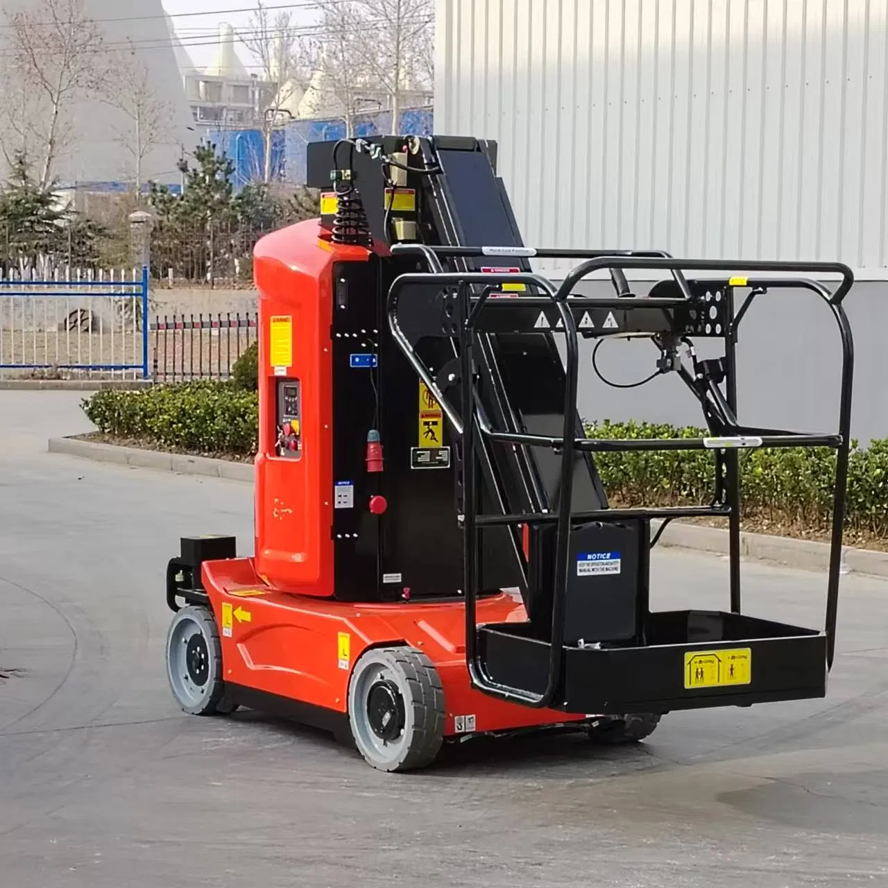 Self-Propelled Lift Vertical Mast Arm Cantilever Aluminum Electric Lift Platform