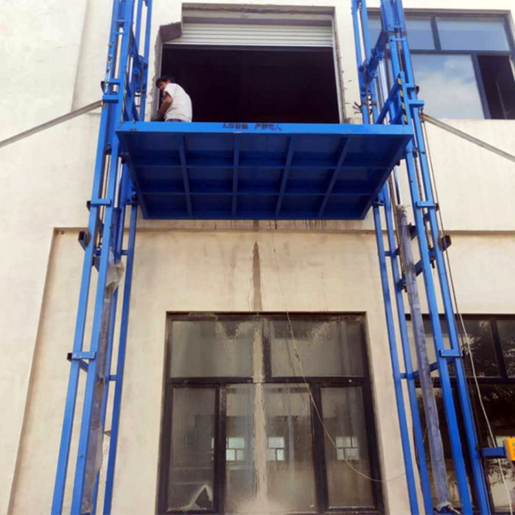 Heavy Duty 3000kg Hydraulic Goods Lift Small Portable Cargo Elevator Lift Industrial Lift for Warehouse