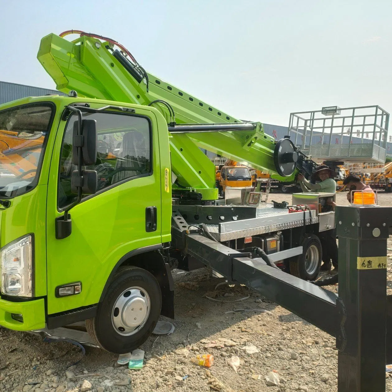 32m Versatile Telescopic Boom Lift Truck for Aerial Work Platform