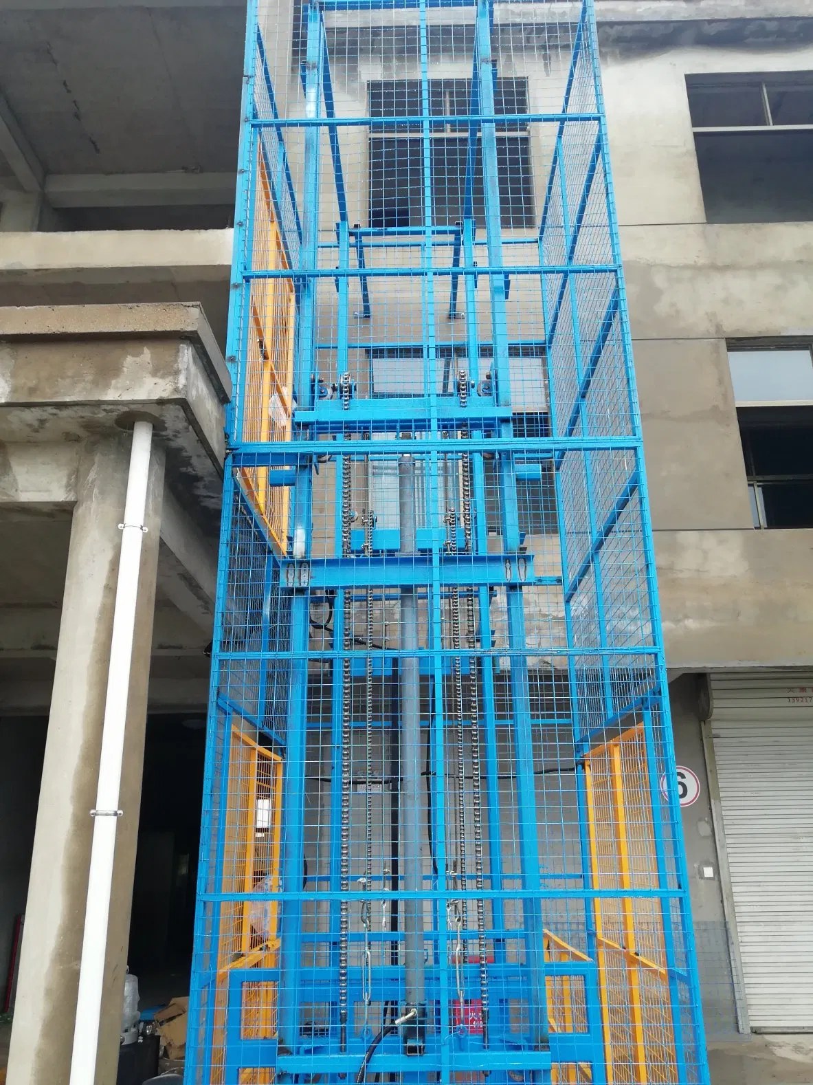 Freight Lifts, Suitable for Transporting Personnel, Goods, and Small Materials