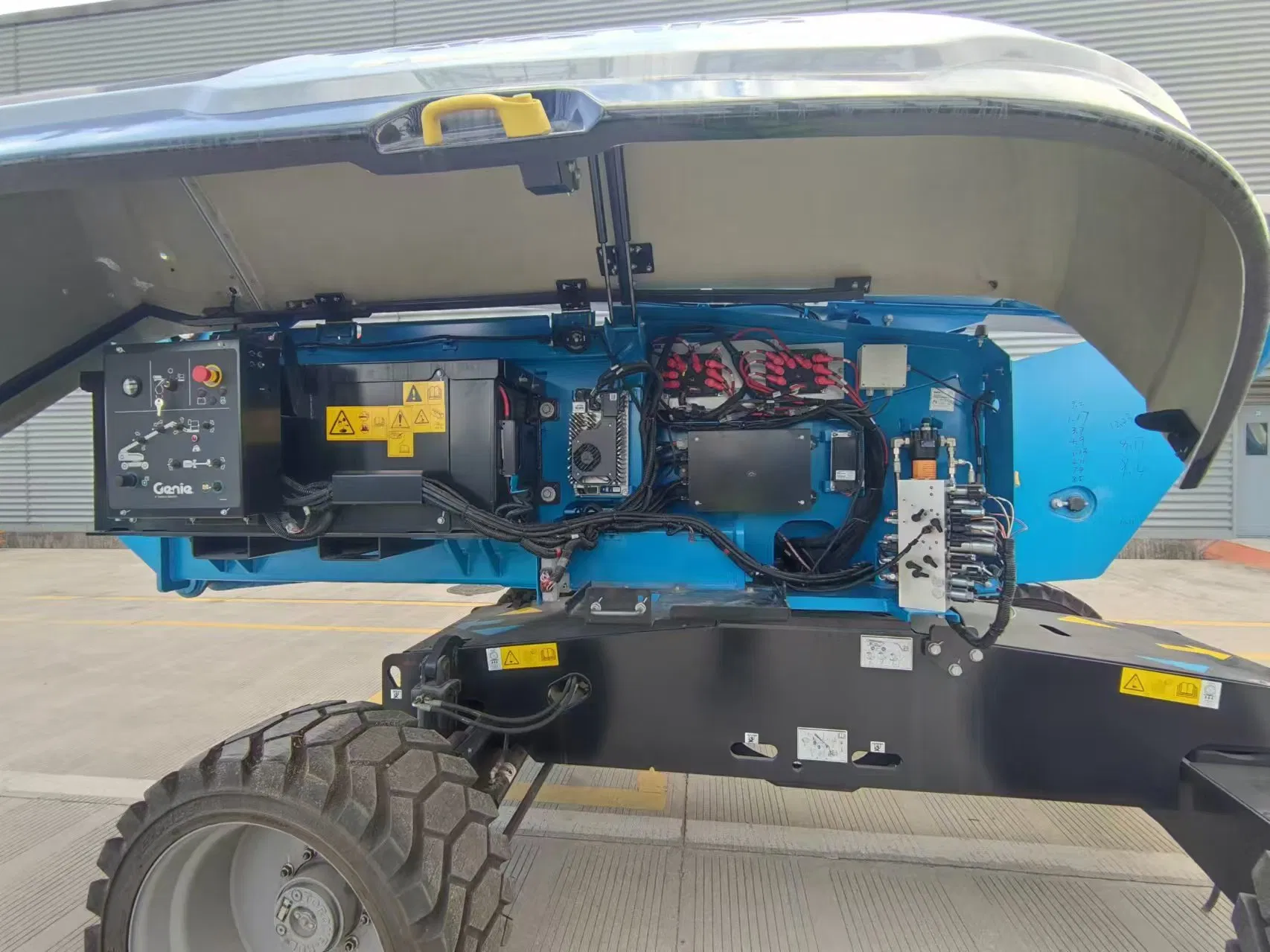 Aerial Platform Genie 20m Lifter Manlift Telescopic Boom Lift Work Platform Lift Tables S-60 DC on Sale