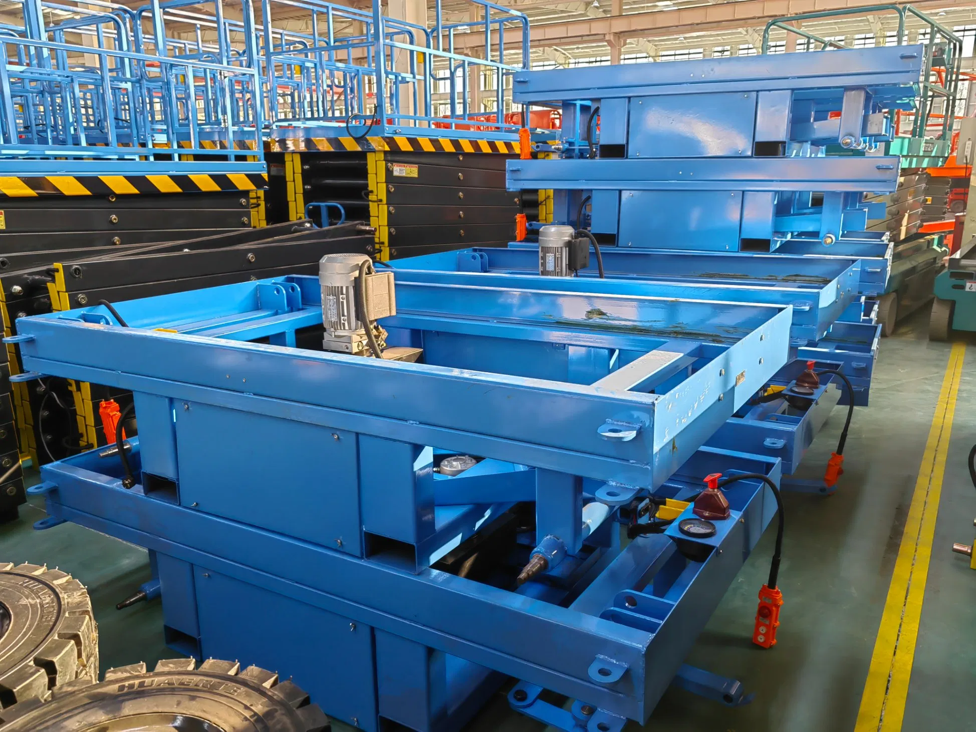 China Mrt CE 14m Heavy Duty Hydraulic Mobile Self-Propelled Man Pulling Scissor Lift Cherry Picker Warehouse Equipment with Fall Protection