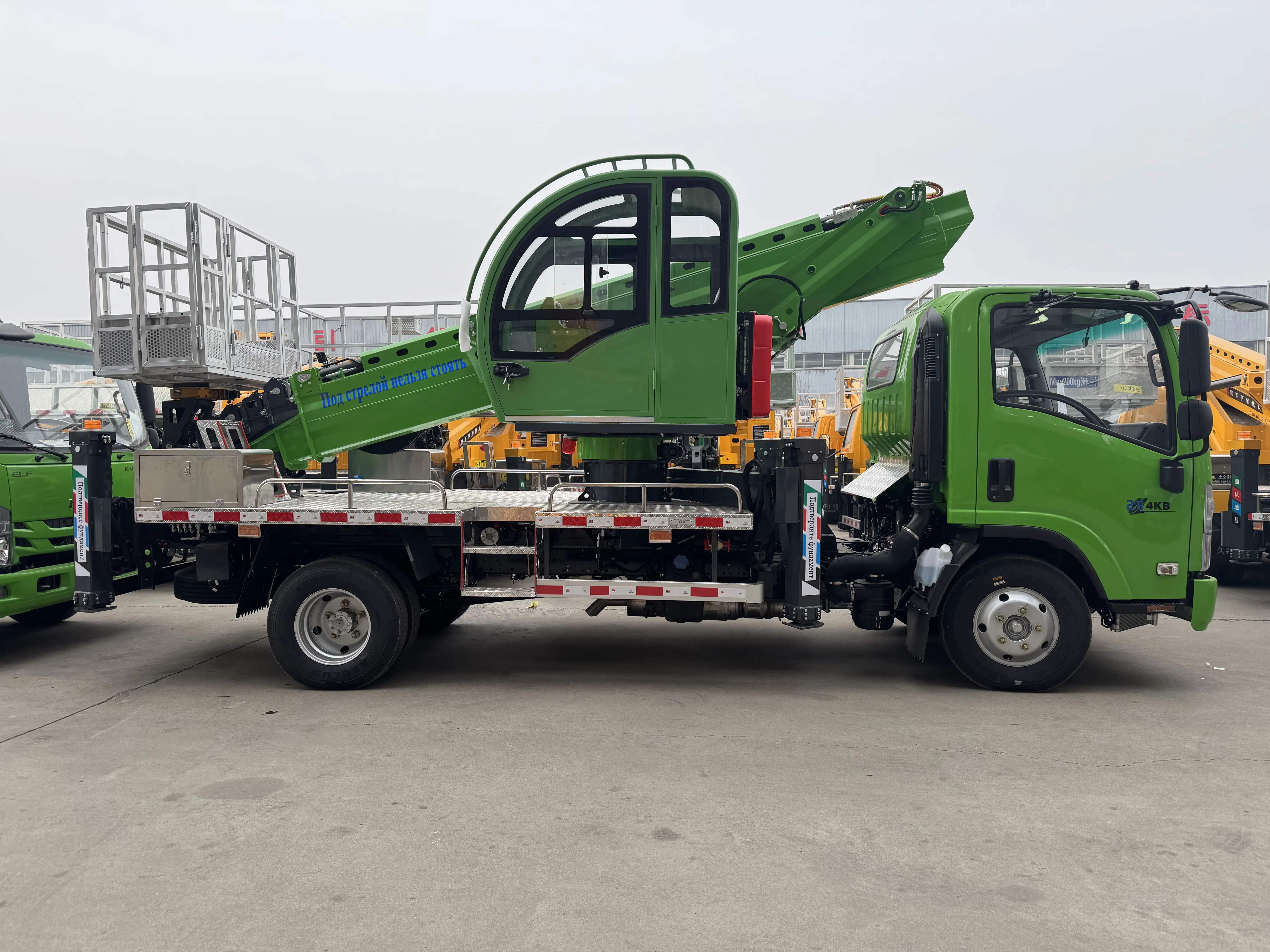 New Isuz U 7-Section Boom 30.5m Platform Hydraulic 4X2 Mobile Lifting Platform China Manufacturer Aerial Work Platforms Price