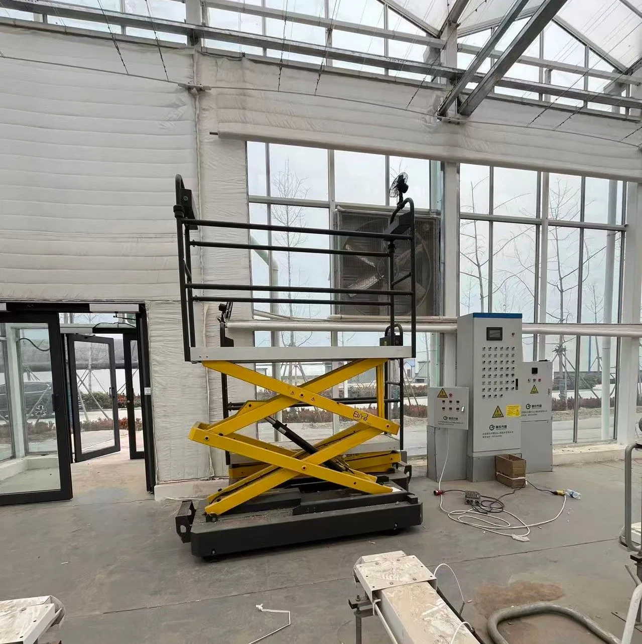 Customized 350kg Self-Propelled Mobile Scissor Lifting Work Platform