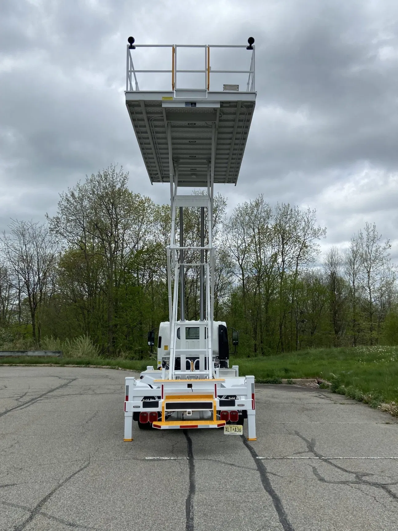 Xyzlift Industry Small 1~4m 1000~4000kg Stationary Electric Hydraulic Scissor Lift Table for Material Handling and Lifting
