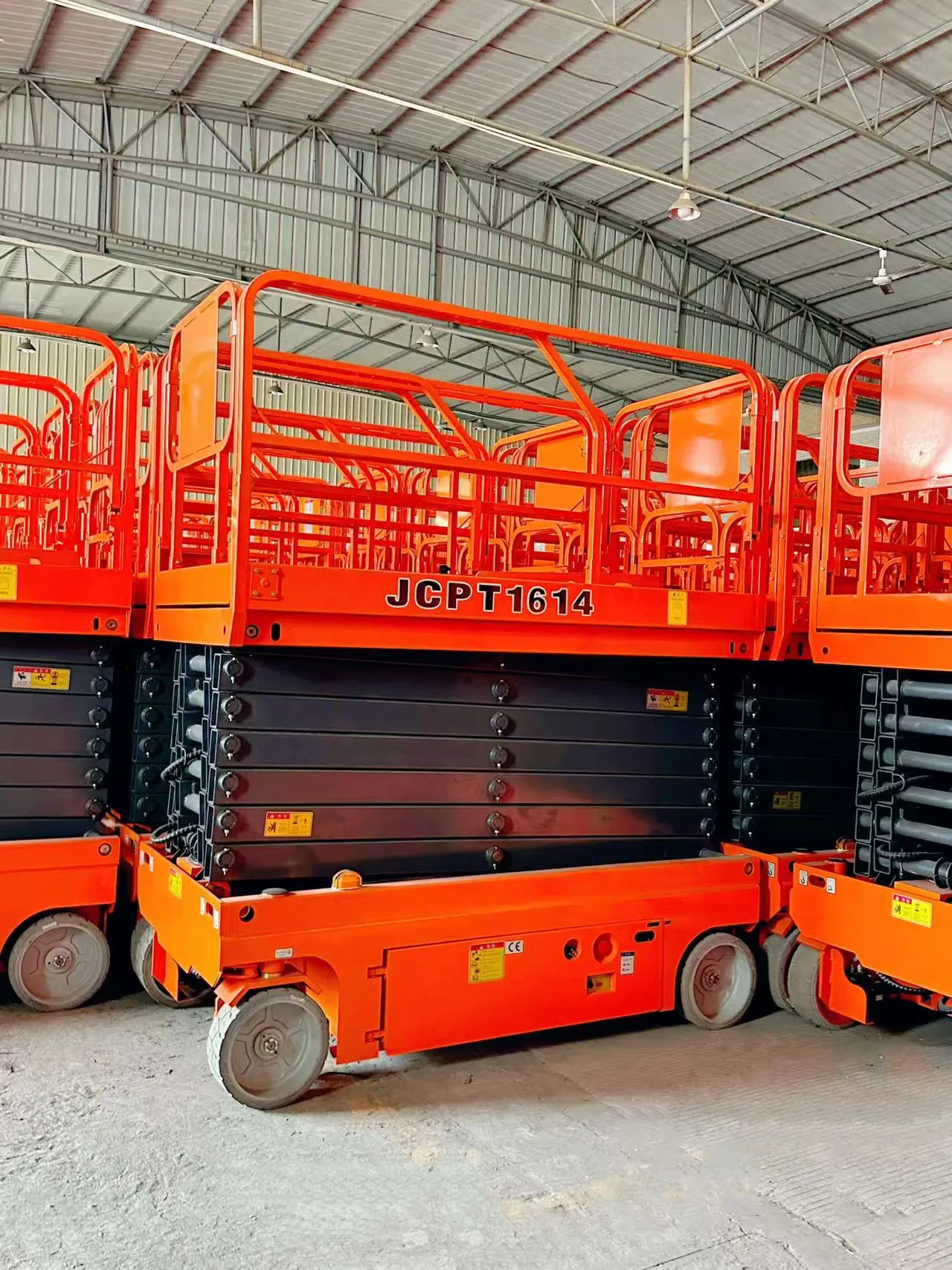Electric Scissor Lift Vehicle for Efficient Material Handling