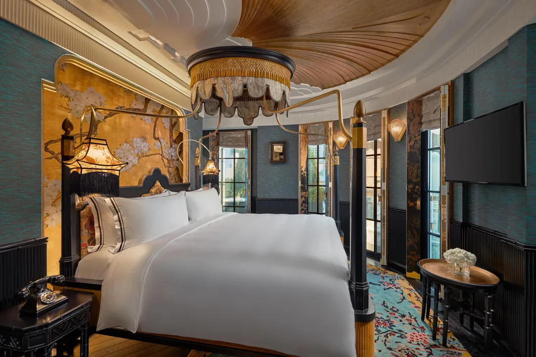 Luxury Suite Furniture View 2