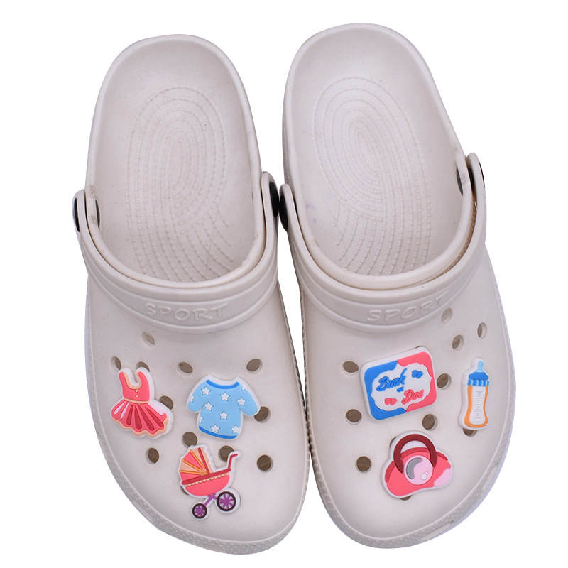 Cartoon Cute Baby PVC Soft Rubber Shoes with Decorative Buckle, Hole Shoes, Flower Shoe Buckles, DIY Shoe Accessories Available for Wholesale.