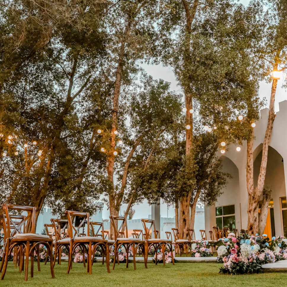 Modern Modern Farmhouse Dining Room Furniture Restaurant Wedding Furniture Wood Chairs with Dining Table