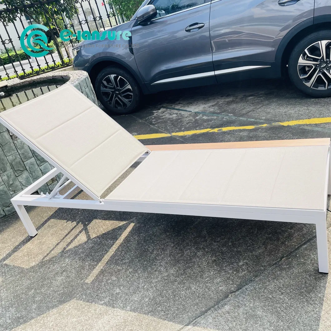 Detailed Sun Lounger 2