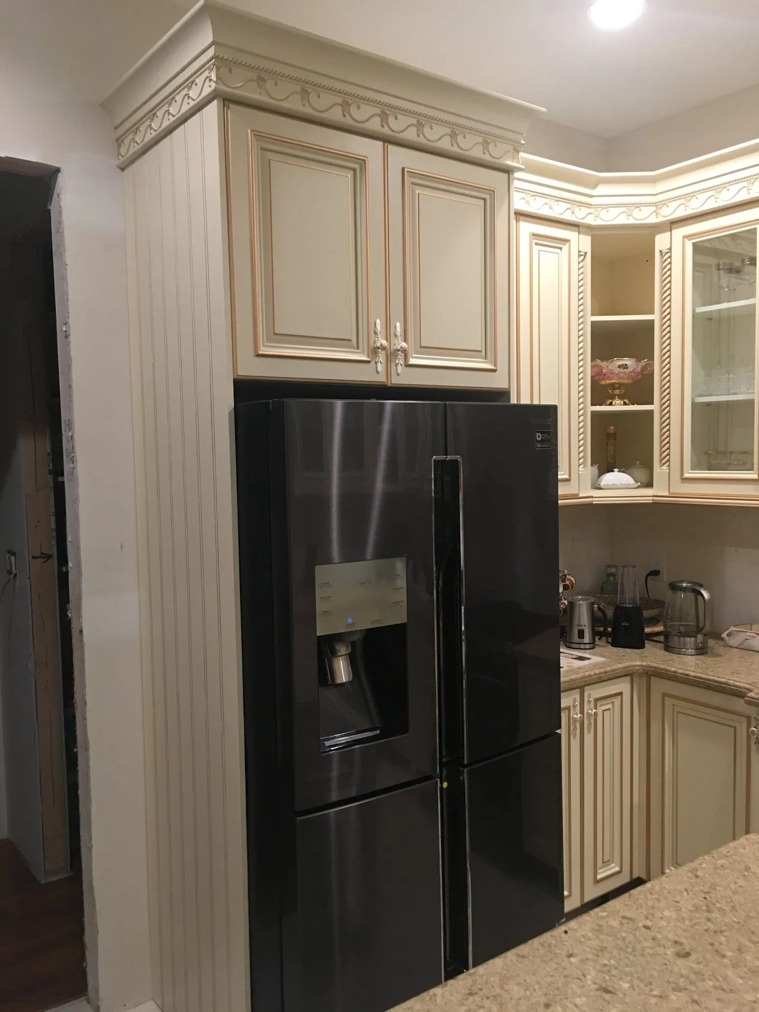 High End Quality Classical Solid Wood Modern Kitchen Cabinet Kitchen Furniture