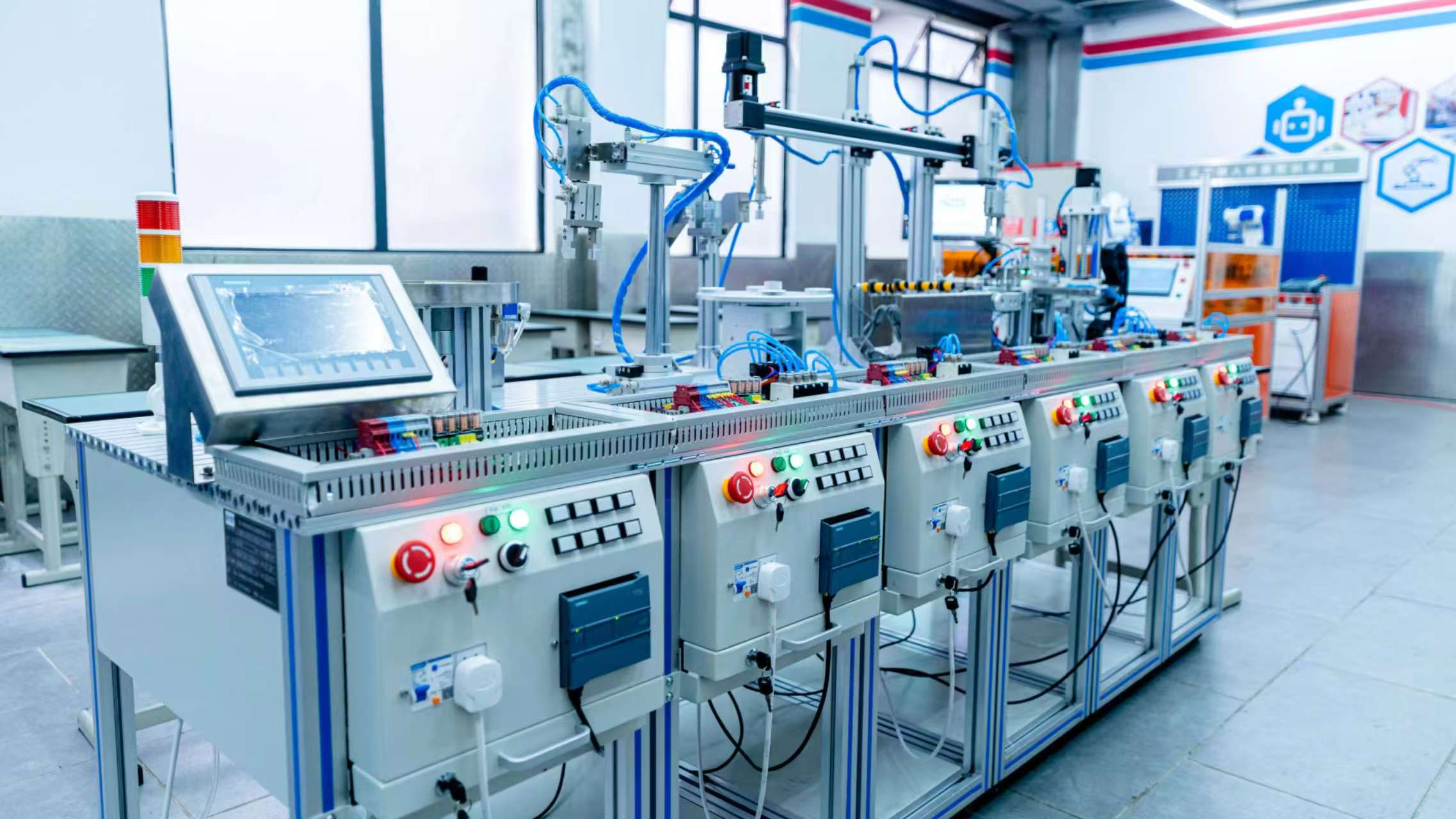 Ms132-4.0b Manual Motor Starter, 3-pole, 2.5-4.0a, 0.75-3hp, 600vac Coil New Original Ready Stock Industrial Automation Pac Ded
