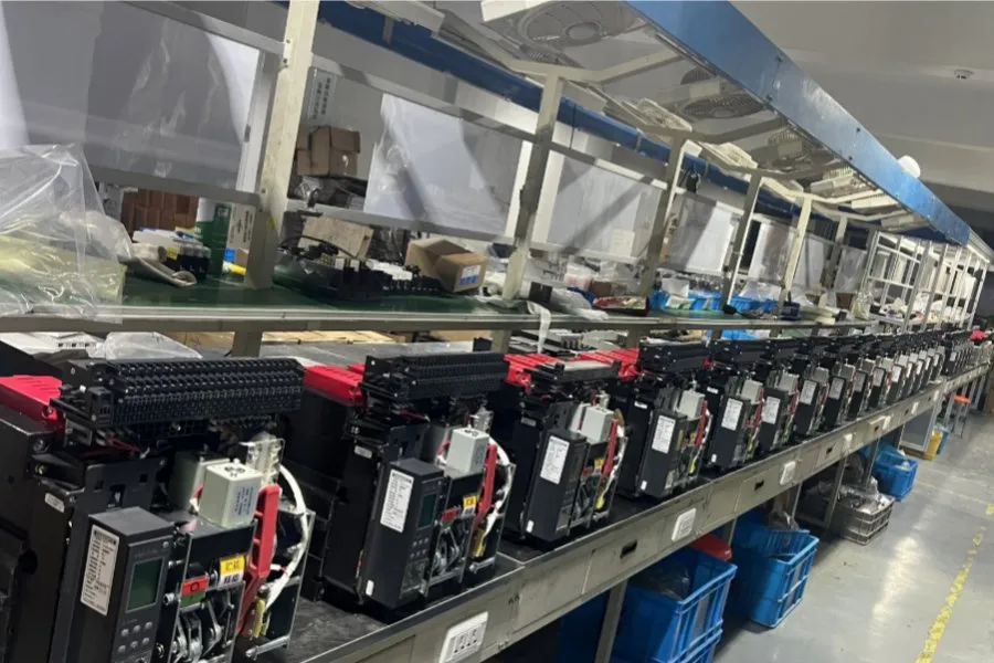 Frame-Mounted Molded Case Integrated Circuit Breaker Electric M-Type Controller 4p 1600A Replaces Molded Case Circuit Breaker Ns800