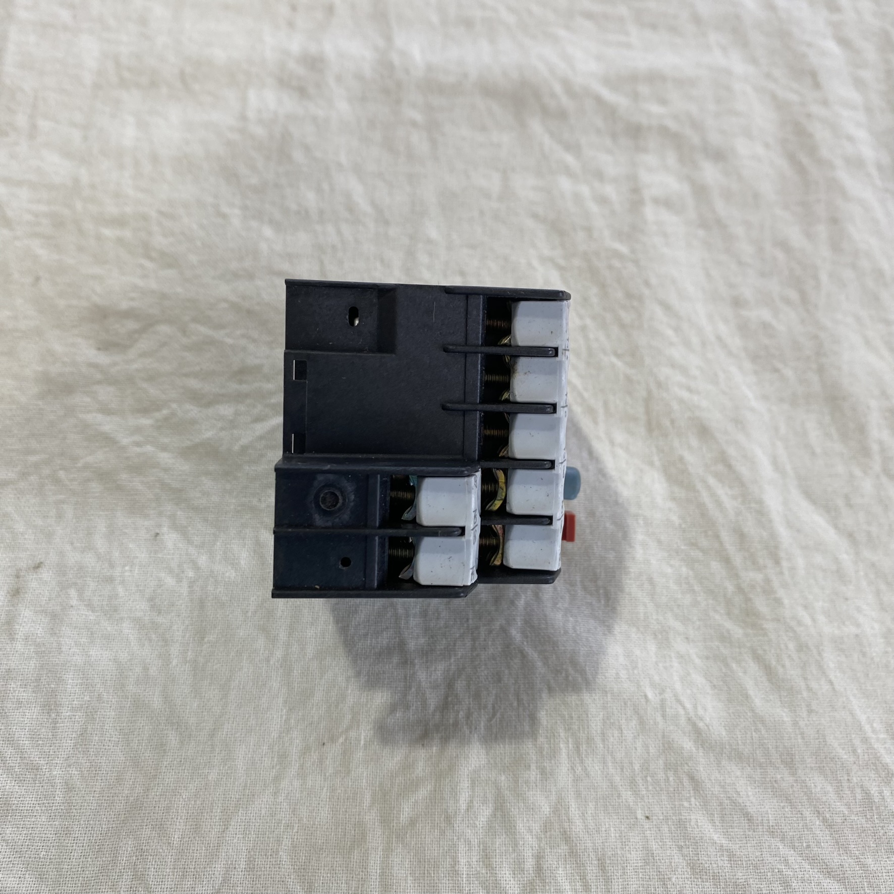 ZE-1.0 0.6-1.0A Thermal Overload Relay Genuine in Stock