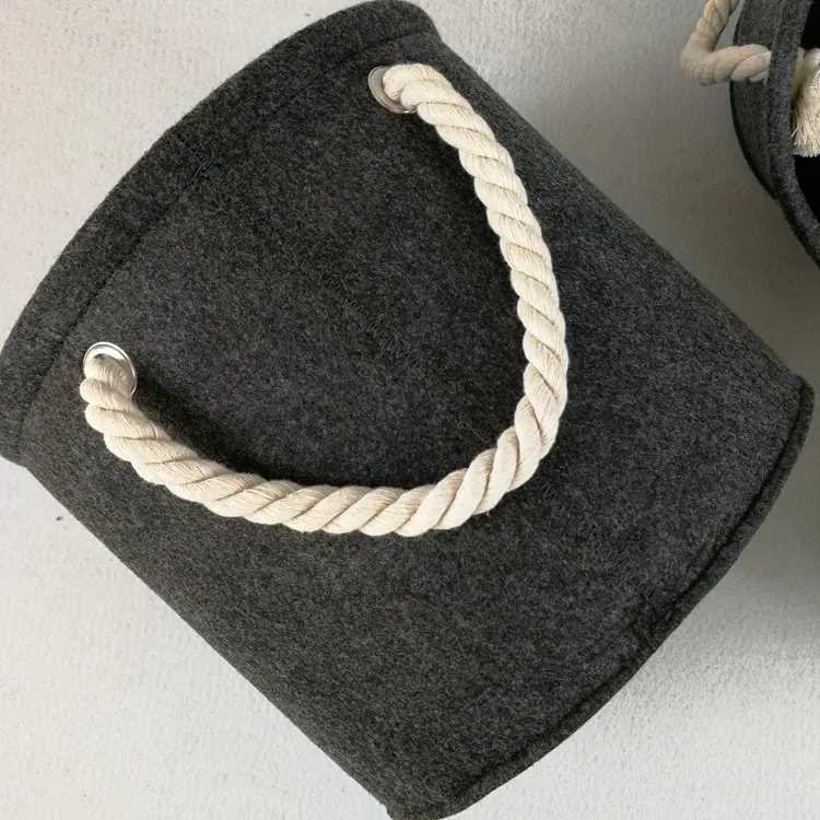 Custom Felt Soft round Kitten Puppy cushion nest bed with rope handle Supplier, Companies