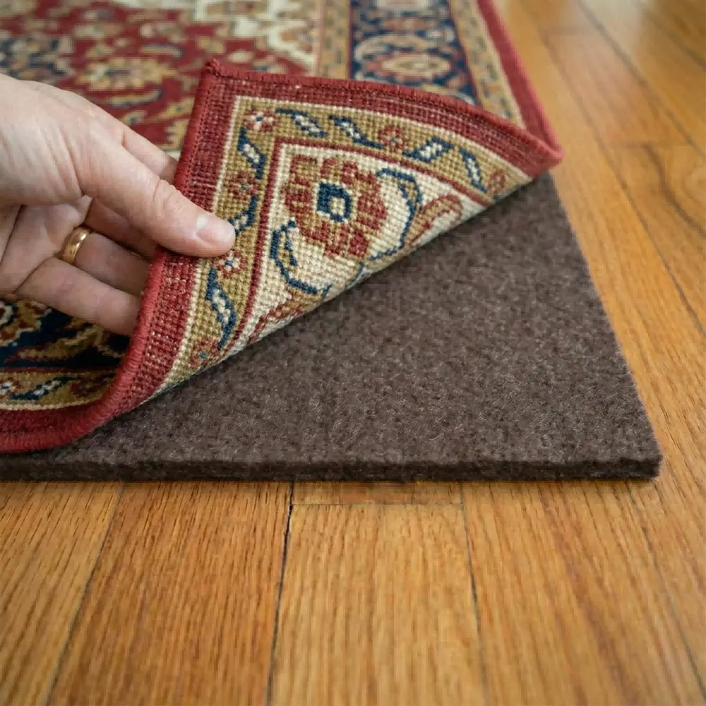 High-quality felt rug pad details