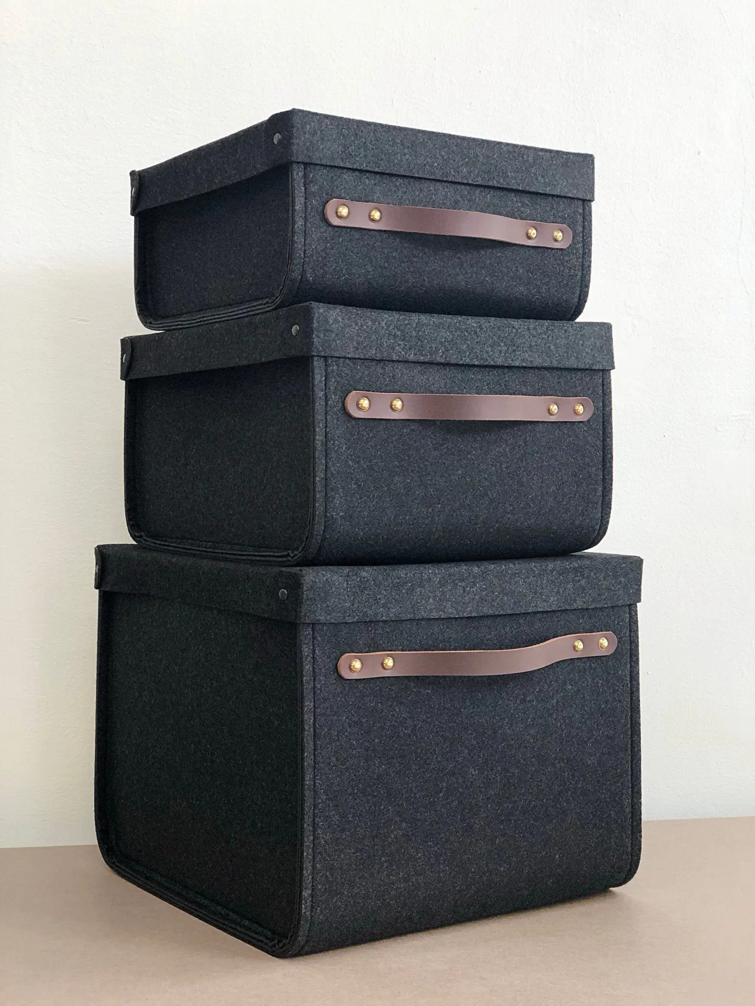OEM Deep Gray Felt Three-Piece Set with PU Handles - Classic Style Exporters, Companies
