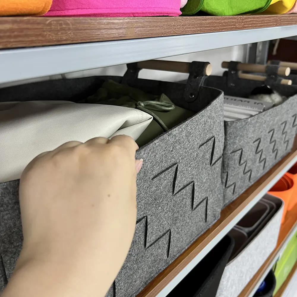 ODM BSCI Collapsible Gray handmade woven Weaving Toys cloth felt Storage Basket Bin with Wood Handle Manufacturer, Quotes