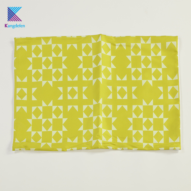 Fashion Style Bedspread Quilt Set Super Soft Polyester Pillow Cover for Home Decor