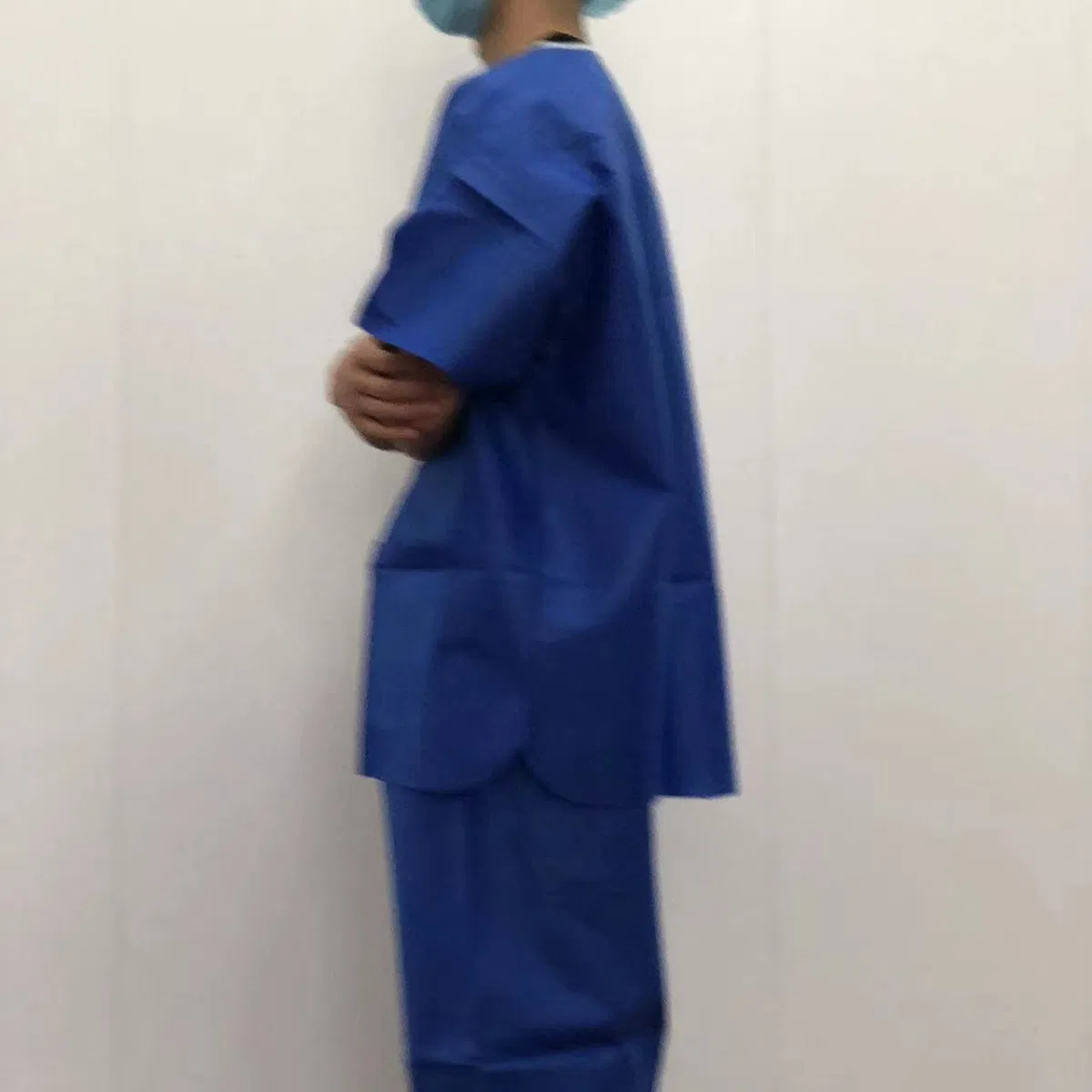 High Quality Disposable Medical Supply V-Collar Scrub Suit with CE Certification Hospital Uniform for Doctor Nurse Dental Use