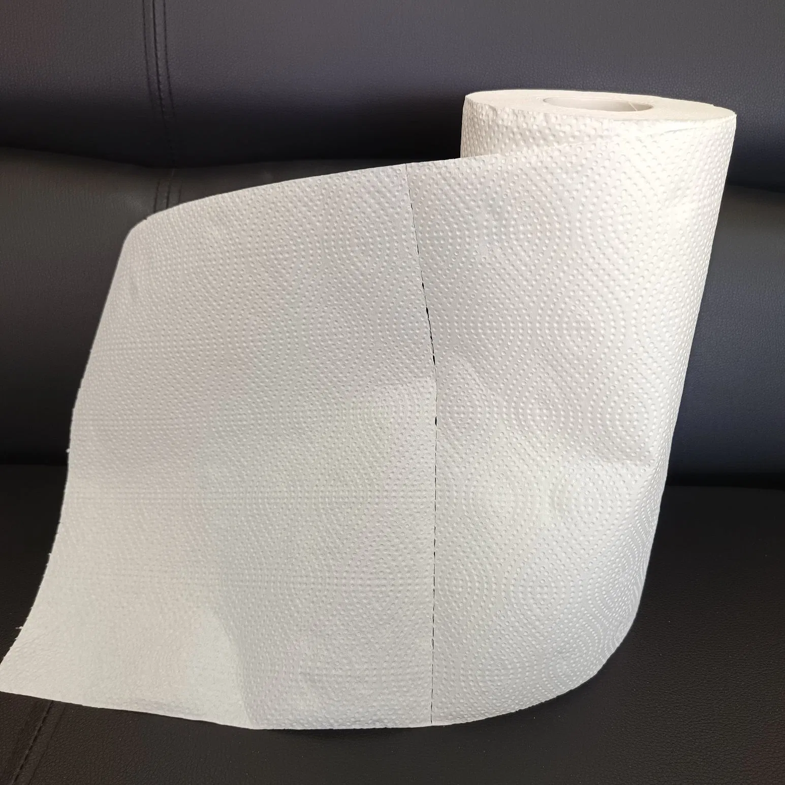 OEM/ODM Customized High Absorbent Cleaning Disposable Kitchen Roll Paper Tissue Towel for Home &amp; Hotel Use