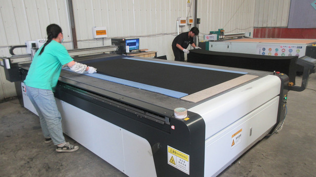 Hygiene solutions - disposable caps, shoe covers and face masks for cleanroom and hospital use