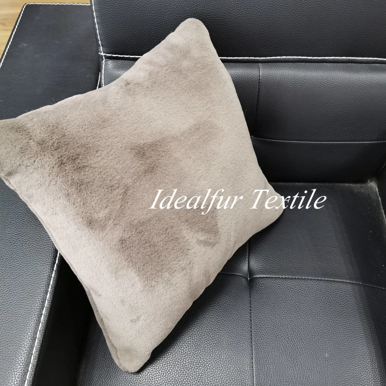 Luxurious Faux Rabbit Fur Decorative Pillow Cover for Sofas