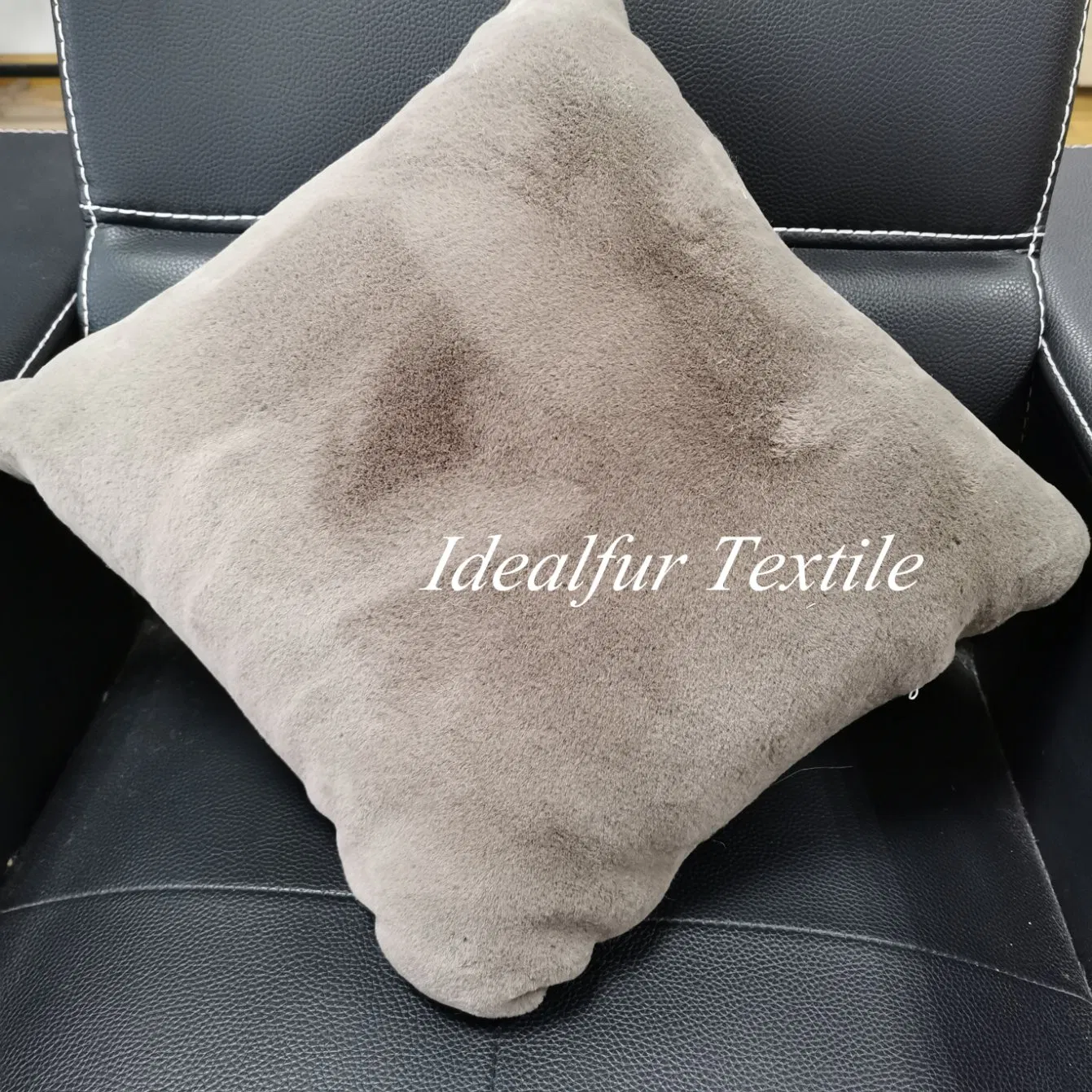 Luxurious Faux Rabbit Fur Decorative Pillow Cover for Sofas