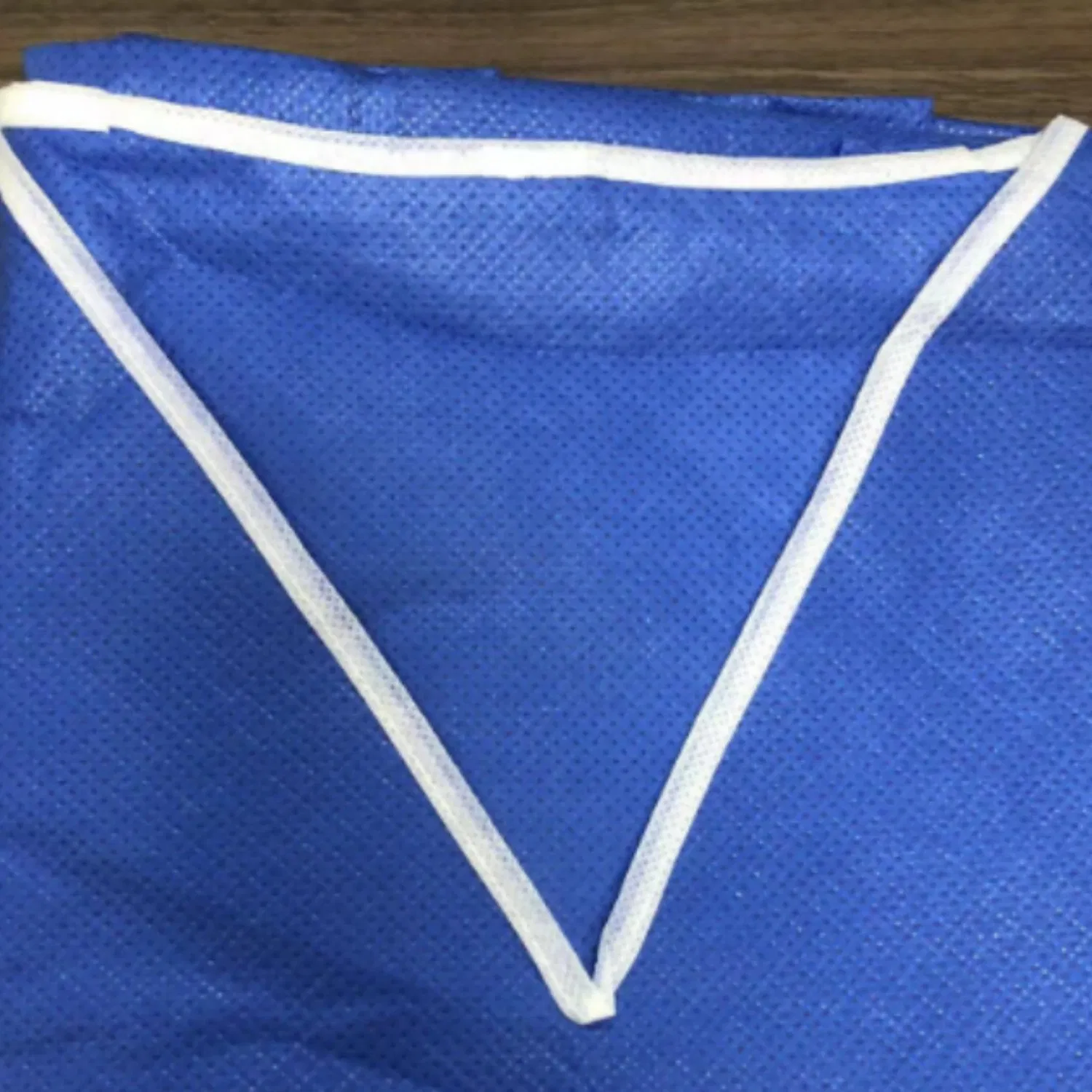 Eco-Friendly Disposable Short Sleeves Non-Woven V-Collar Scrub Suit Lab Coat with CE ISO Certification for Doctor Nurse Use