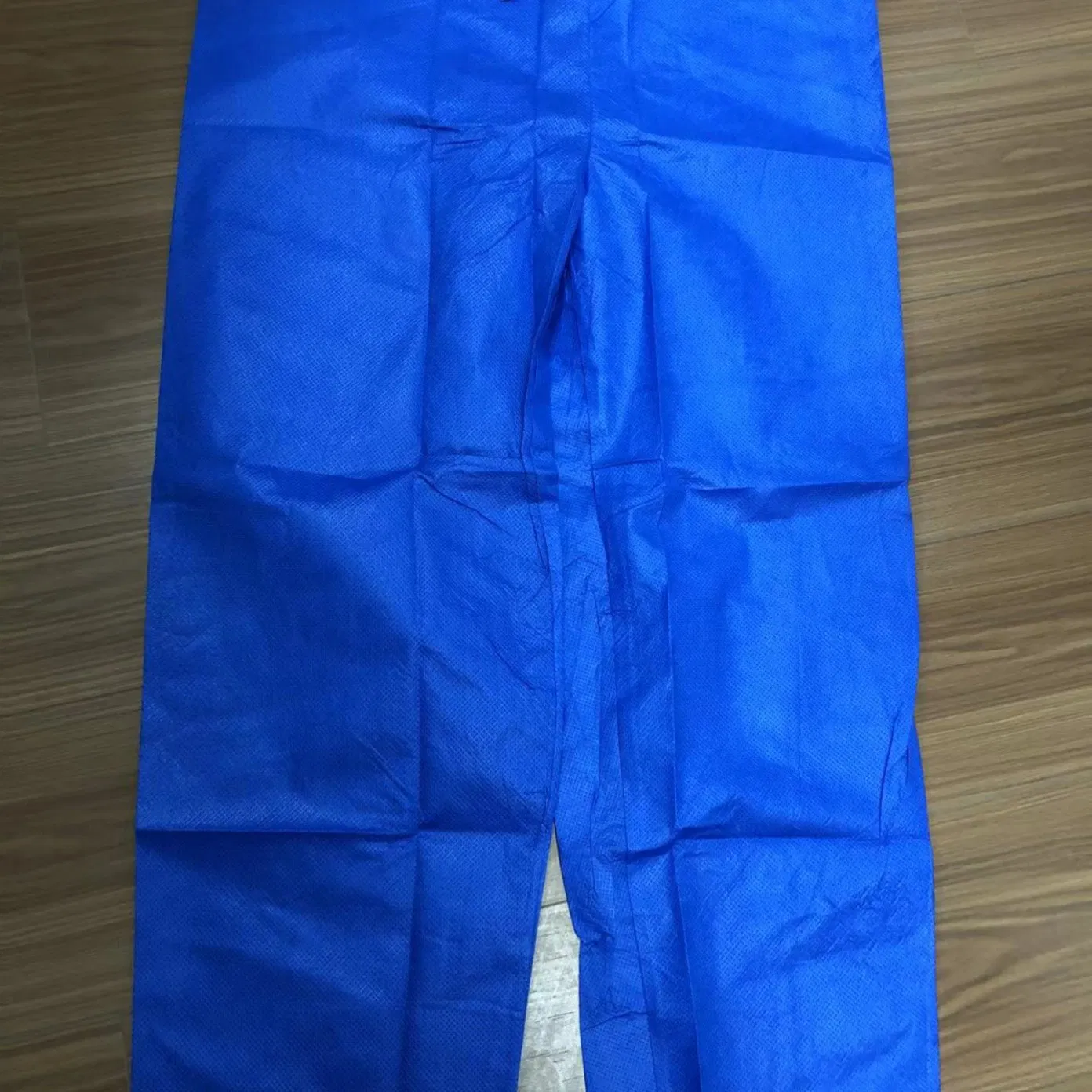 Eco-Friendly Disposable Short Sleeves Non-Woven V-Collar Scrub Suit Lab Coat with CE ISO Certification for Doctor Nurse Use