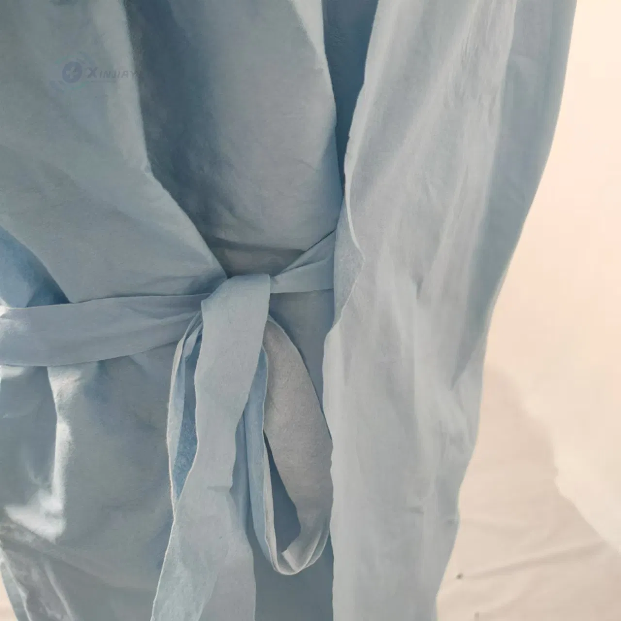 SMS Non-Woven Fabric Medical Isolation Gowns and Surgical Drapes Are Available for Customization.
