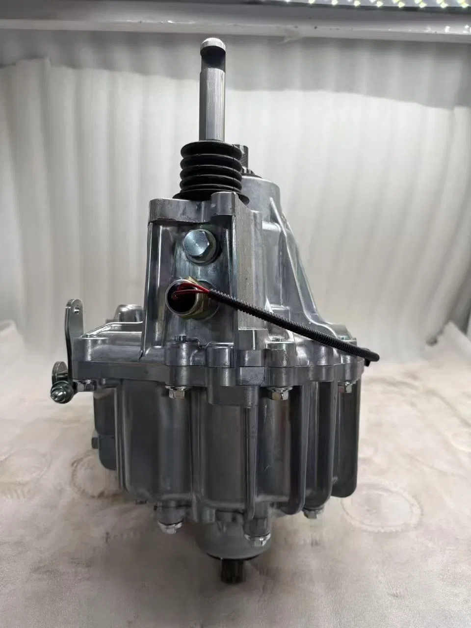 Wholesale New 1Hz Transfer Case Assembly for Toyota Land Cruiser Hzj79 36110-6e181