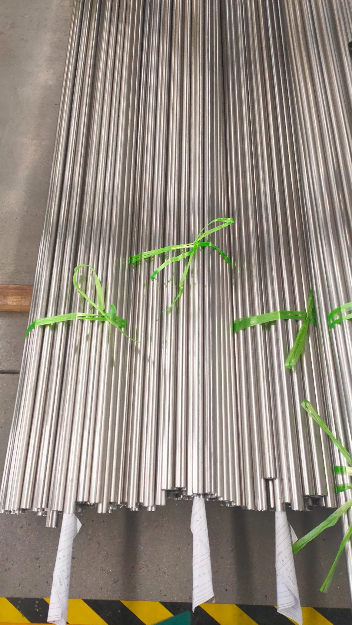 Sanitary Food TP304L Round Pipe, En 10088 Compliant, Passivated Surface, for Aseptic Filling Lines, Fermentation Tanks, and Storage Vessel Connections