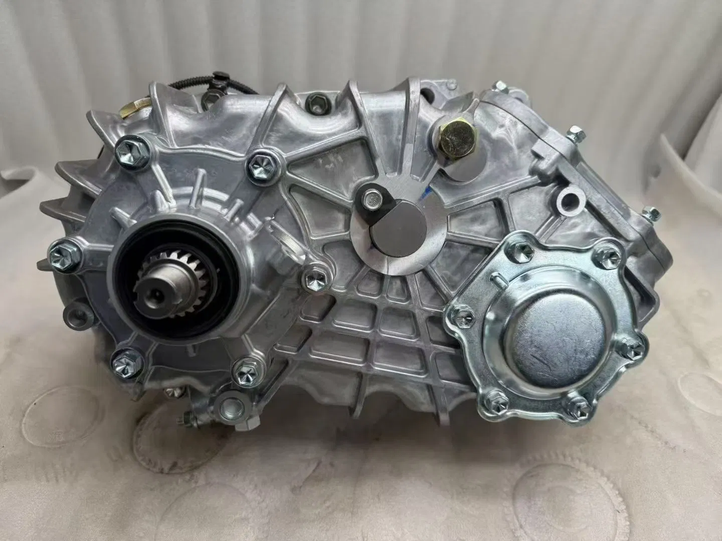 Wholesale New 1Hz Transfer Case Assembly for Toyota Land Cruiser Hzj79 36110-6e181