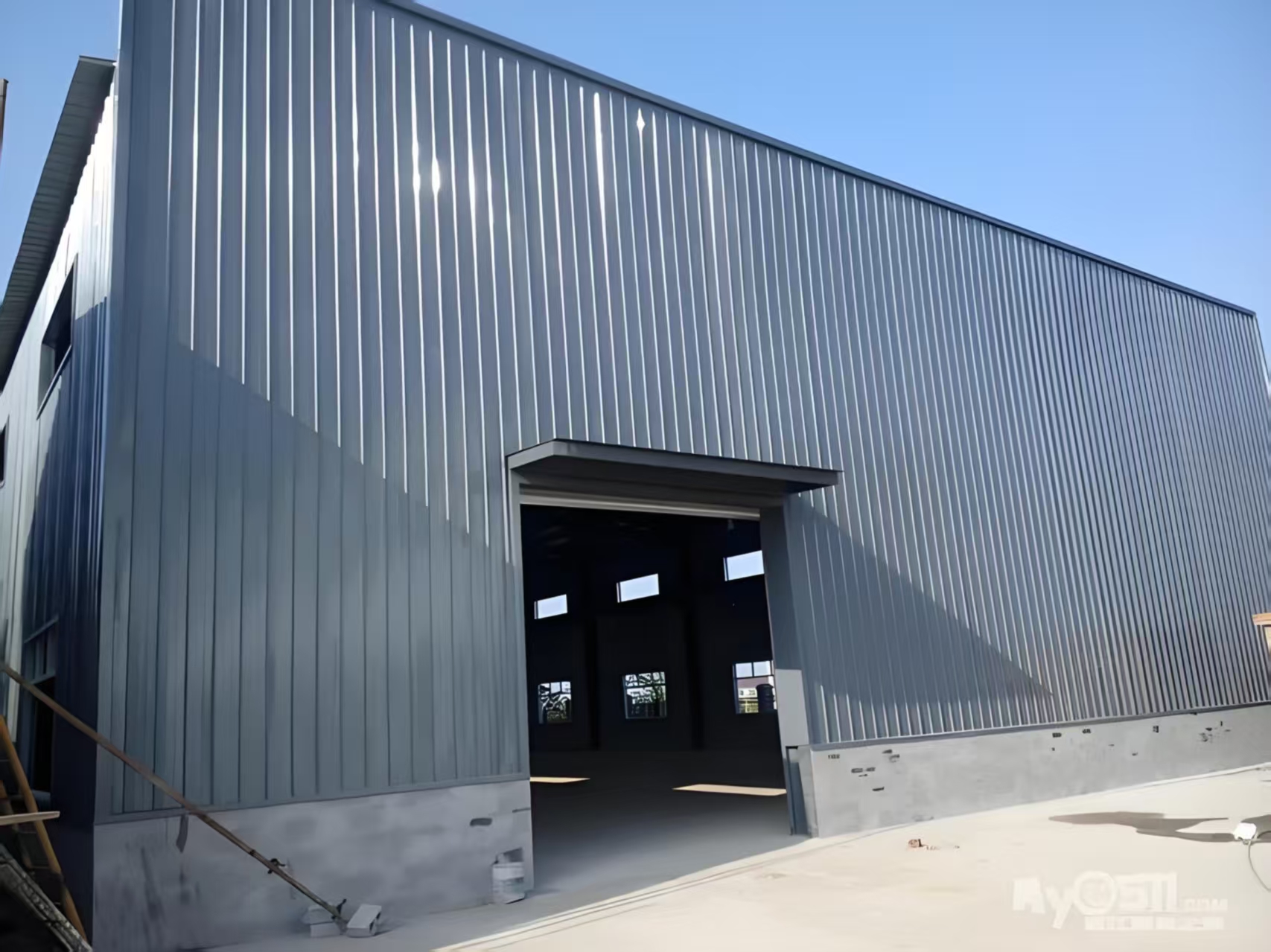 2000 Square Meter Light Prefabricated Steel Structure Warehouse Building with Welding &amp; Cutting Services