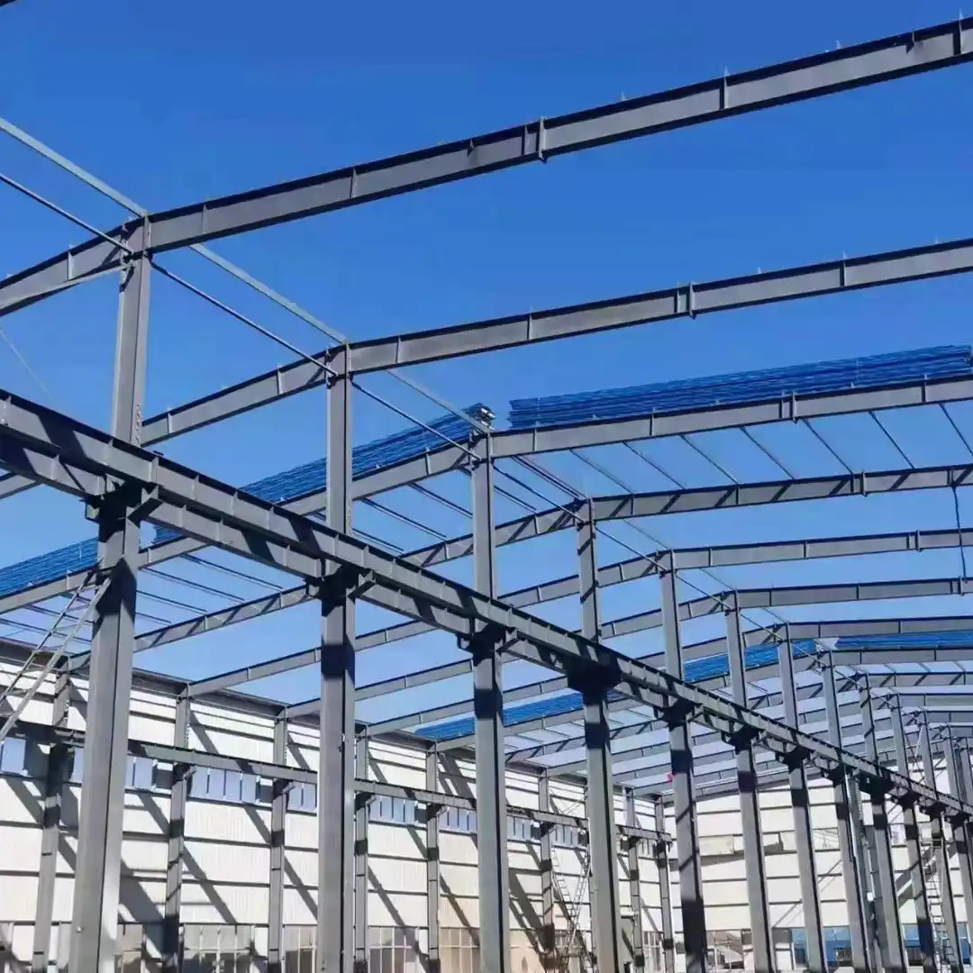 Modern Eco-Friendly Prefabricated Steel Structure Farmhouse For Cattle Sheep Horses Pigs And Livestock