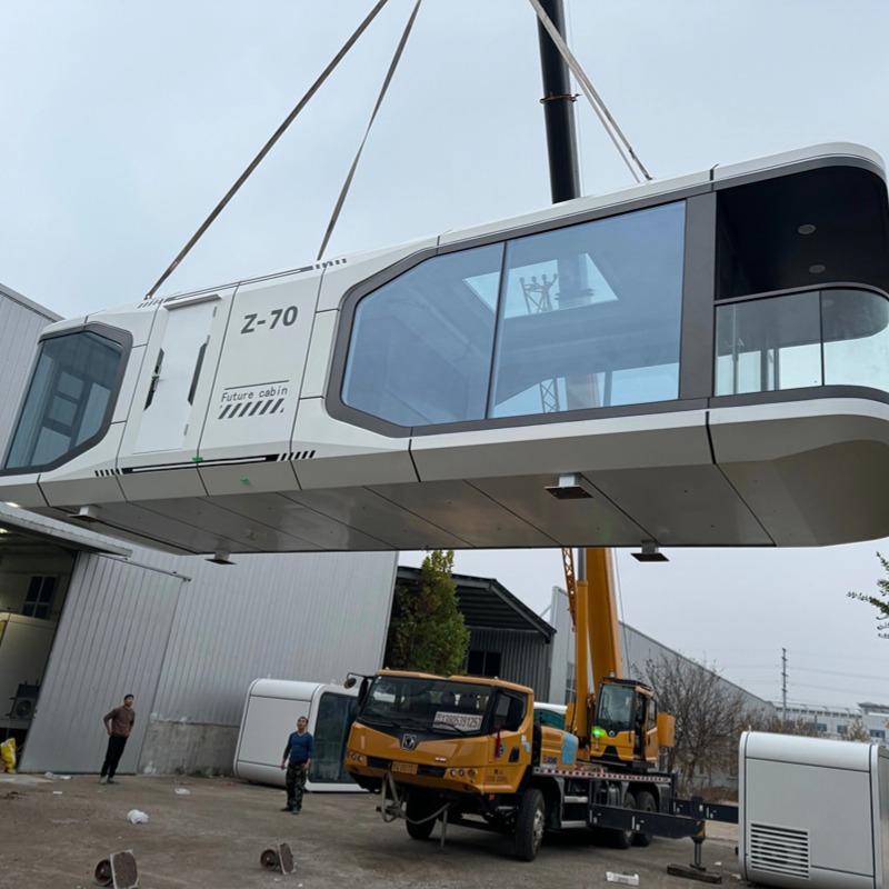 Luxury 2-Bedroom Prefab House 40ft Steel Container Expandable Mobile Module For Hotel Use Tiny Shipping House