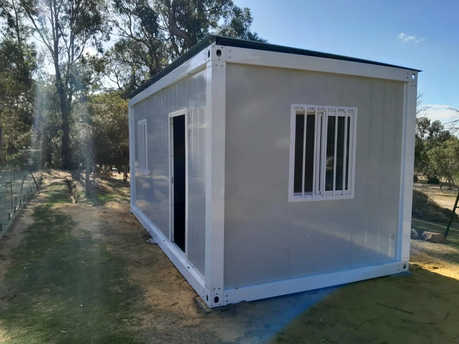 CY 40ft Prefab Steel Modular Tiny House Detachable Container Cabin Shop Emergency Rescue Mobile House Sandwich Panel Bedroom