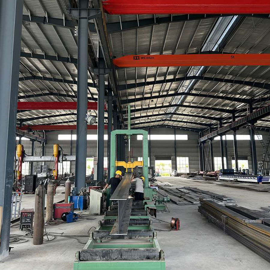 Low Cost Modern Prefab Small Steel Warehouse Kit Durable Steel Frame Easy Assembly Fire Water Proof Quick Industrial Hall Mall