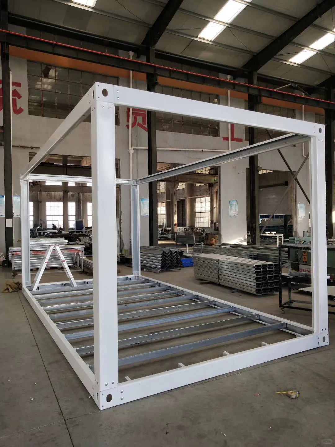 Standard Size Breathable Modern Industrial Steel Frame For Detachable Container House Exterior Park Outdoor Warehouse Use