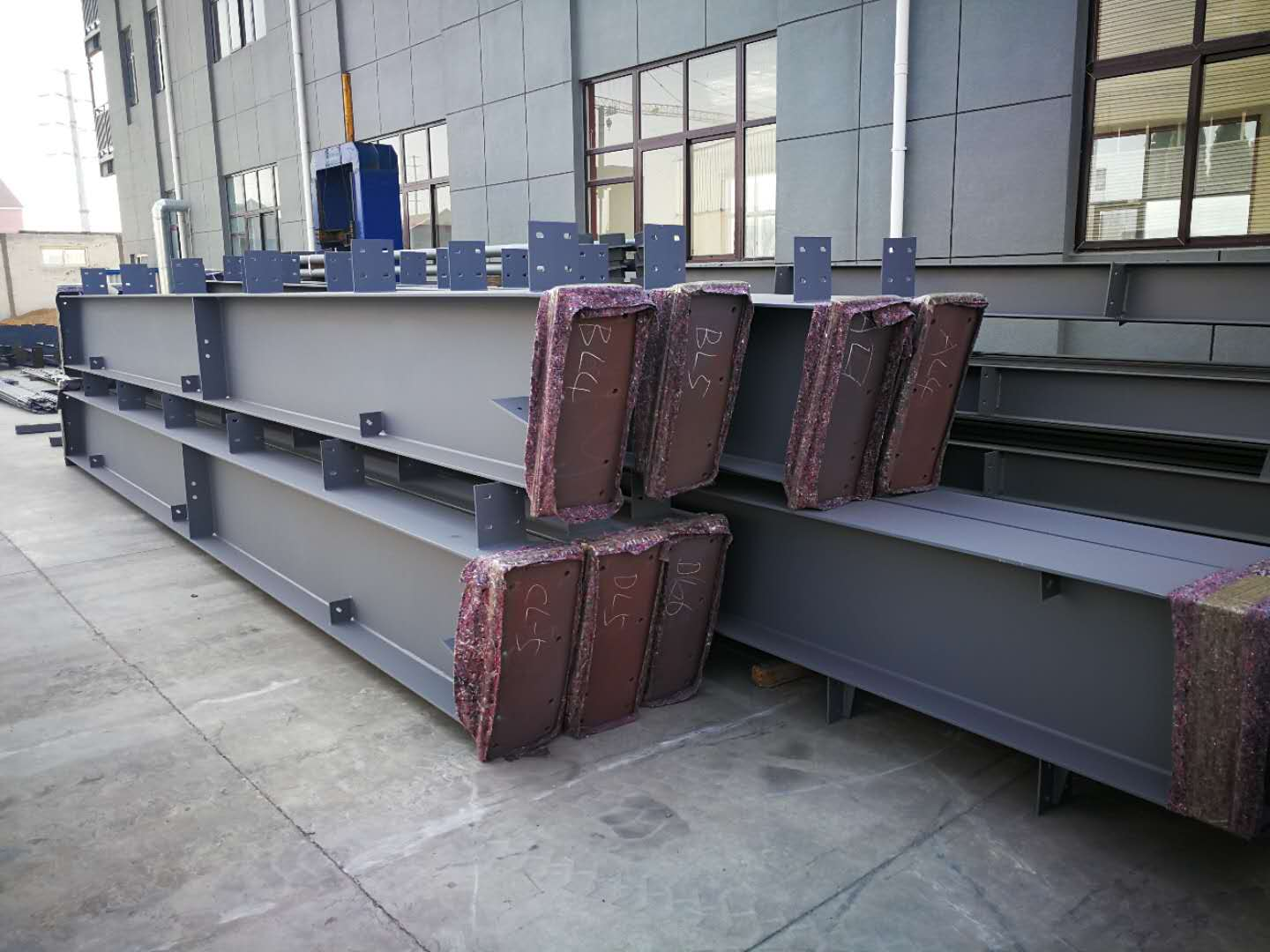 Low Cost One-stop Service Prefabricated Light Steel Design Goat Farming House Steel Structure