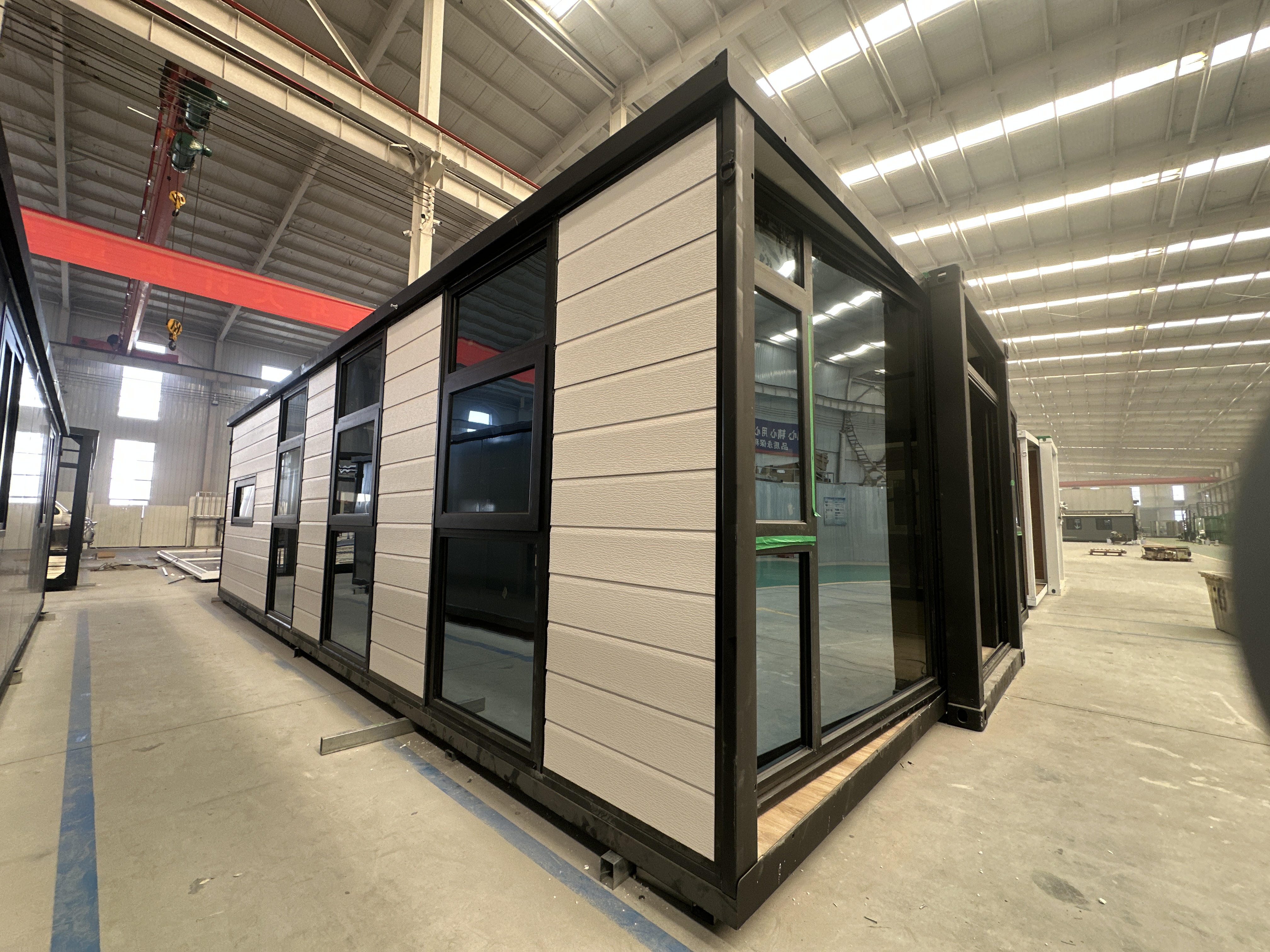Eco Steel Contemporary 20Ft 40Ft Expandable Prefabricated House with Kitchen Bedroom Villa Prefab Luxury Movable Home
