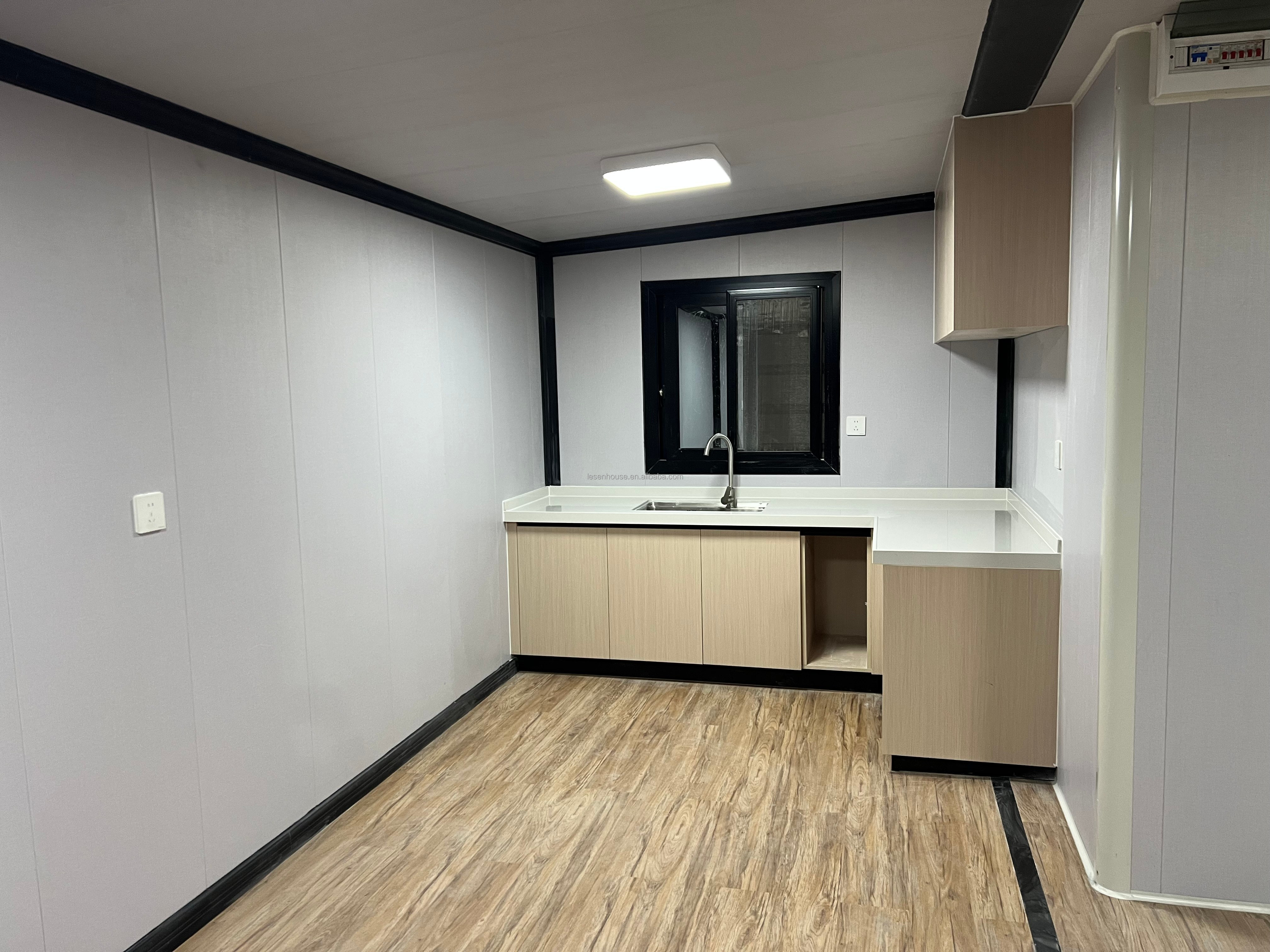 20ft Luxury Expandable Steel Container Beach House Prefab Cabin for Resort Villa &amp; Apartment Use