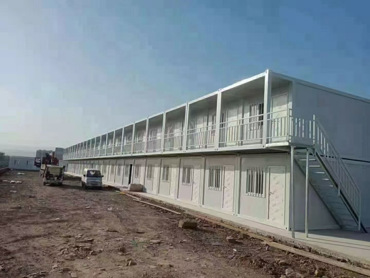 20ft Prefabricated Container House Flat Pack with Concrete Sandwich Panel Glass Metal Steel Frame for Home Office Bathroom Use