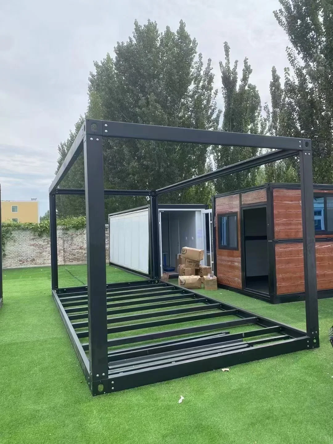 Standard Size Breathable Modern Industrial Steel Frame For Detachable Container House Exterior Park Outdoor Warehouse Use